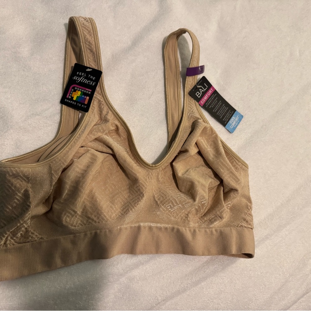 Bali Comfort Lace Wireless Bra - Nude Plus Size 2x brand new w/tags